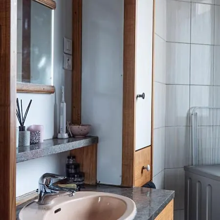 Harmonious 47 M 10Min Walk To Parc Clichy 아파트 파리